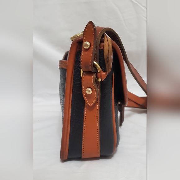 ***SOLD***Vintage Dooney & Bourke Equestrian Crossbody/Shoulder Bag - Picture 5 of 13